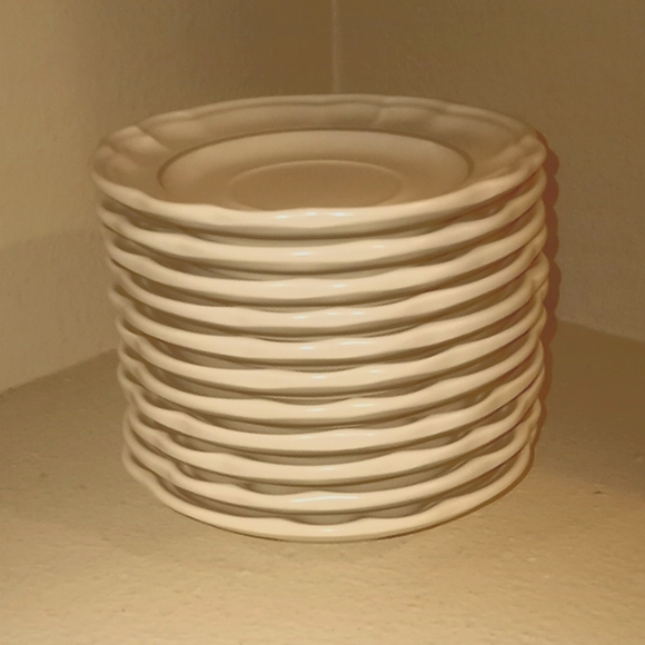 VTG- Pfaltzgraff Silver Heirloom 11 Saucers - Picture 5 of 10